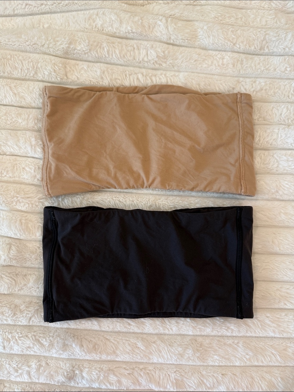 SKIMS Bandeau Bras  - Black & Tan